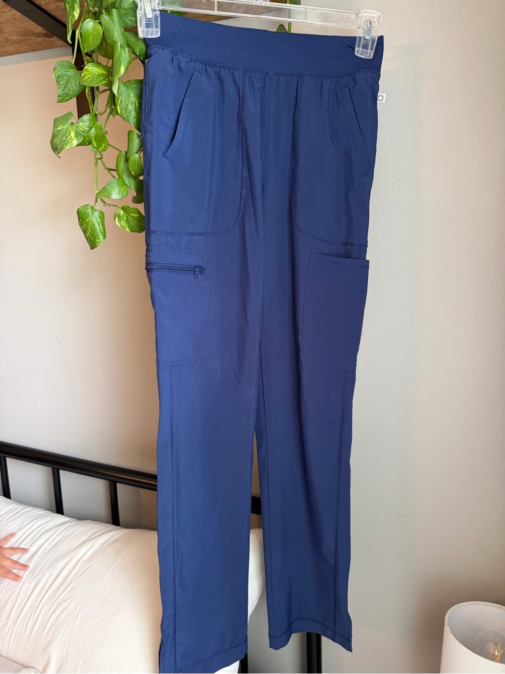 Women’s Navy Cargo Scrub Pants